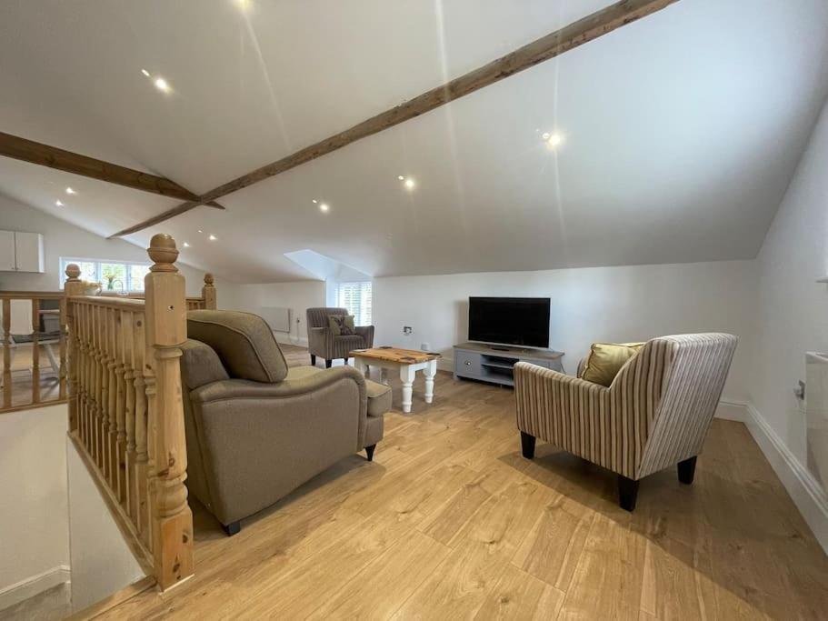 2 Bedroom Cottage In Old Town Swindon Exteriér fotografie
