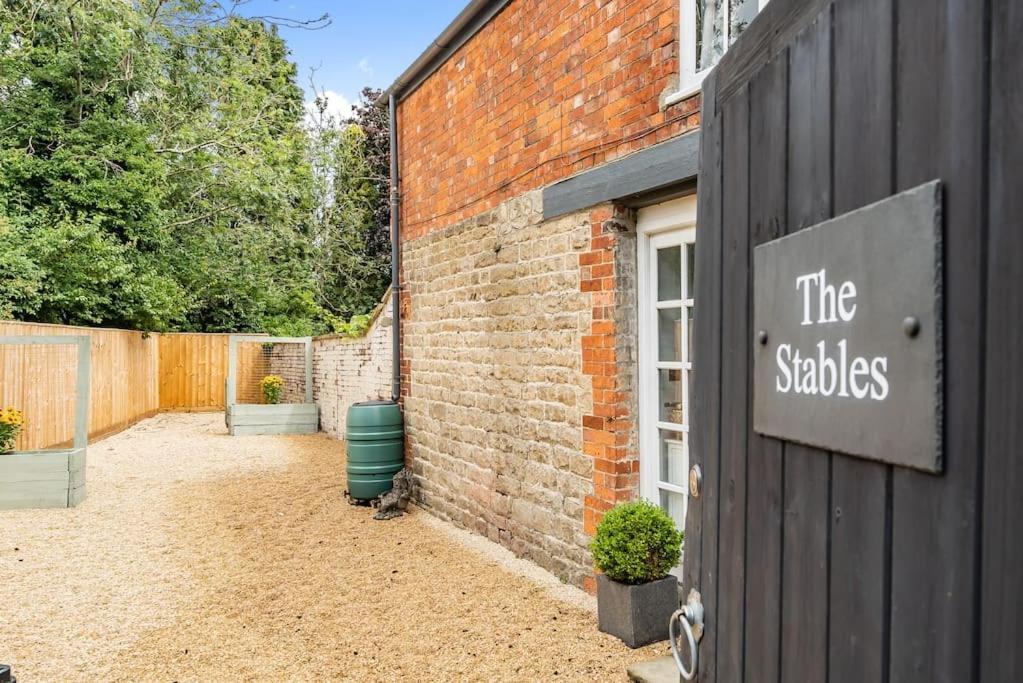 2 Bedroom Cottage In Old Town Swindon Exteriér fotografie